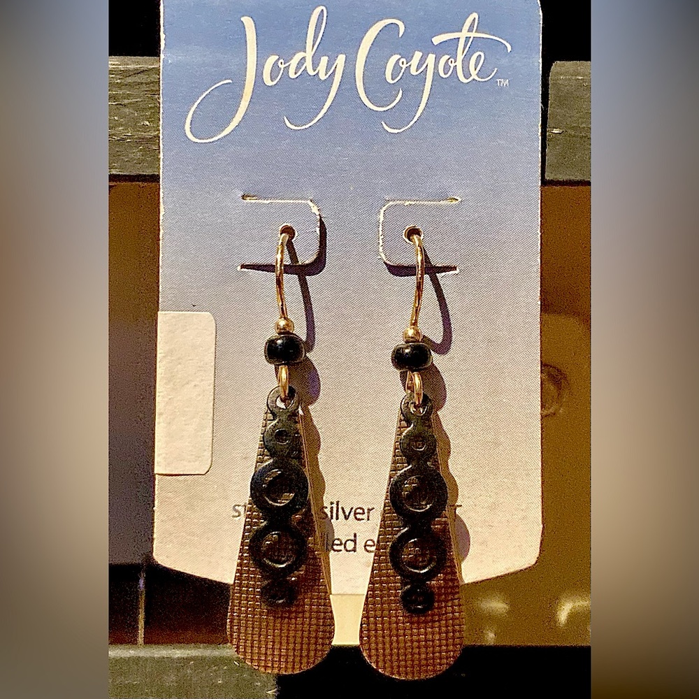 Jody Coyote Black & Brass Dangle Earrings